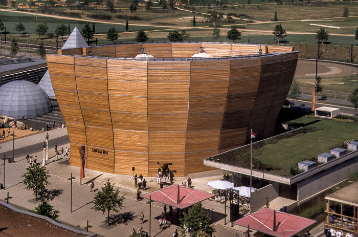 EXPO 2000: Blick aus der Seilbahn - Ungarischer Pavillon Hannover