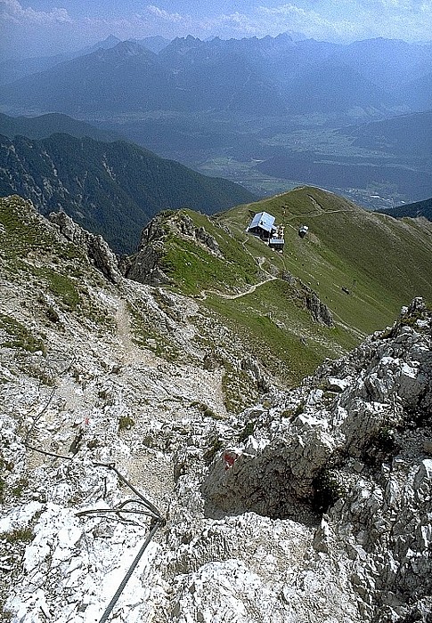 Nördlinger Hütte, dahinter das Inntal Reither Spitze