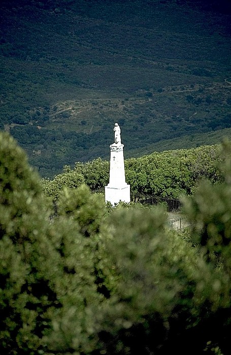 Cap Corse Statue im Wald (in der Nähe von Ersa)