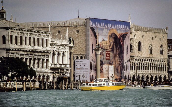 San Marco mit Zecca, Biblioteca Nazionale Marciana, Piazzetta San Marco mit der Colonna di San Todaro und der Colonna di San Marco, Dogenpalast Venedig 2001