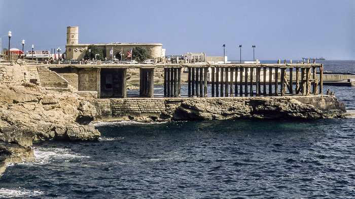 Triq it-Torri, Canale di Sicilia (Straße von Sizilien, Mittelmeer) Sliema
