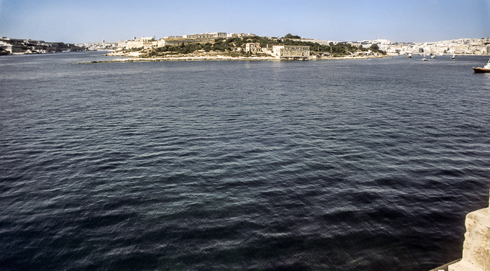 Marsamxett Harbour (Il-Port ta' Marsamxett), Manoel Island (Il-Gżira Manoel) Sliema