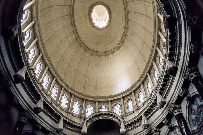 Basilica of Our Lady of Mount Carmel (Karmelitenkirche) Valletta