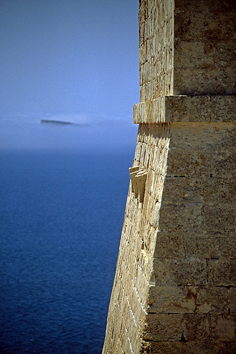 Hagar Qim Festungsturm, im Hintergrund Filfla