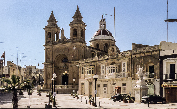 Marsaxlokk Farbenprächtiges Luzzu-Boot