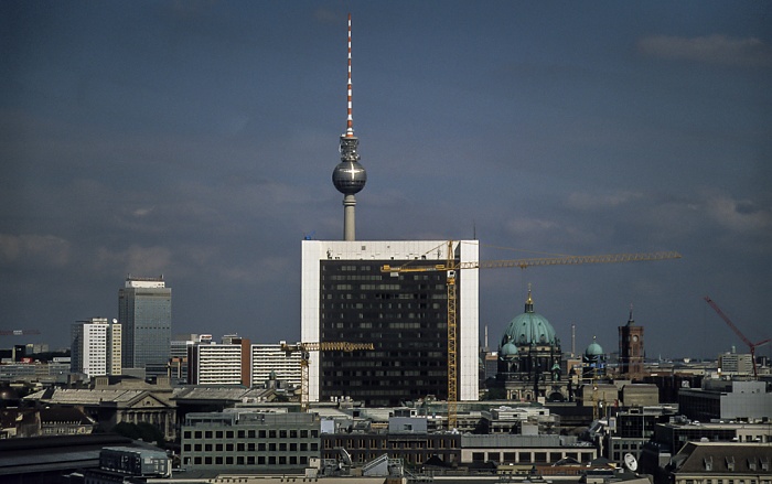 Blick vom Dach des Reichstagsgebäudes Berlin 2001