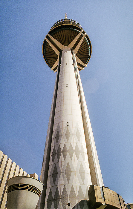 Abdullah Al-Salem Street: Liberation Tower Kuwait-Stadt