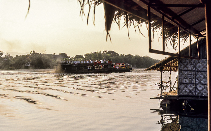 Kwai mit Discoboot Kanchanaburi
