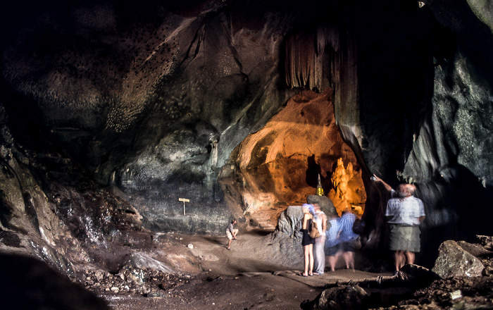 Wat Suwan Kuha (Höhlen- und Affentempel) Takua Thung