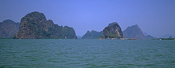 Phang Nga-Bucht In der Bildmitte Muslimdorf (Ko Panyi)