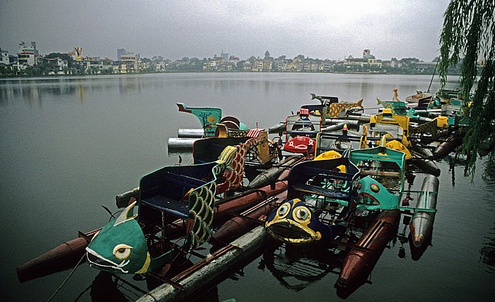 Hanoi Blick von der Duong Thanh Nien auf den Truc Bach-See