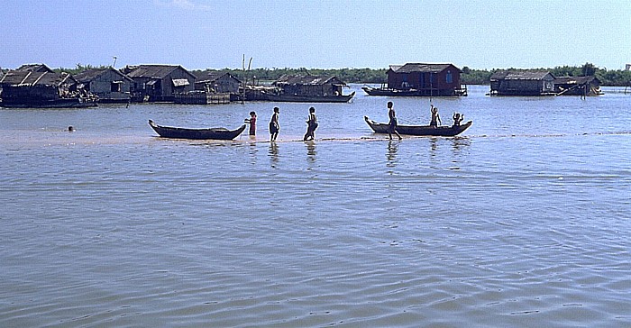 Schwimmendes Dorf in der Mündung des Siem Reap-Flusses Tonle Sap