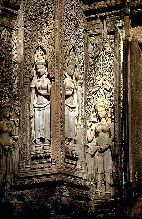 Angkor Thommanon: Darstellungen von Apsaras