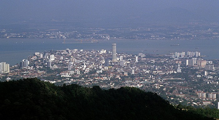 Blick auf George Town, South Street und Butterworth Penang Hill