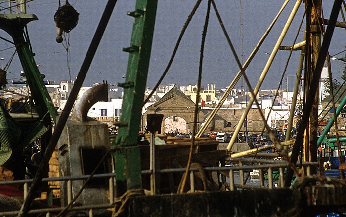 Essaouira Hafen, im Hintergrund die Porte de la Marine