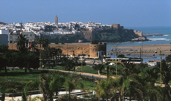 Rabat Blick auf die Kasbah mit der Moschee El-Atika Andalusische Mauer Bou Regreg