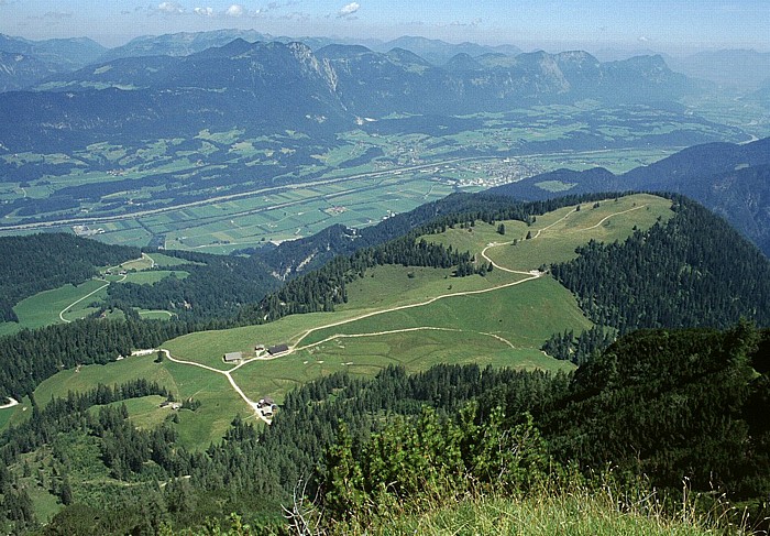 Inntal, im Vordergrund die Holzalm Gratlspitz