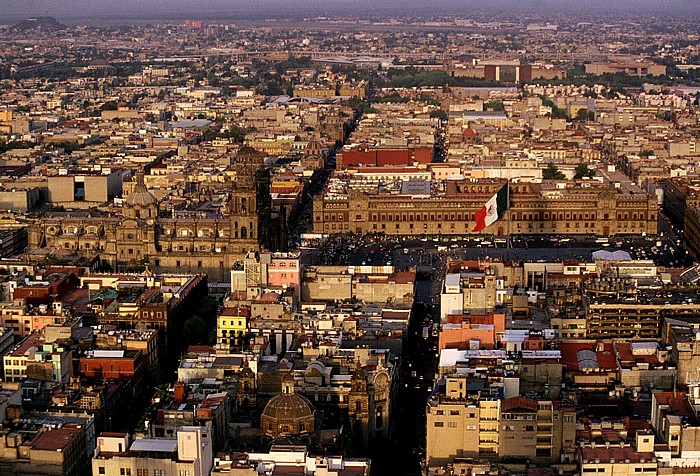 Blick vom Torre Latinoamericana: Historisches Zentrum mit Kathedrale, Zócalo, Nationalpalast Mexiko-Stadt