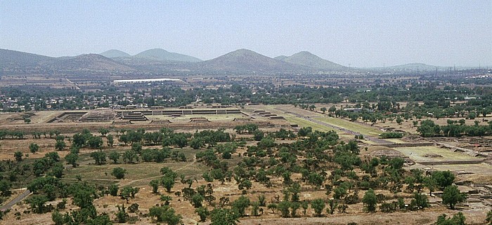 Teotihuacán Blick von der Sonnenpyramide La Ciudadela Straße der Toten Tempel des Quetzalcoatl