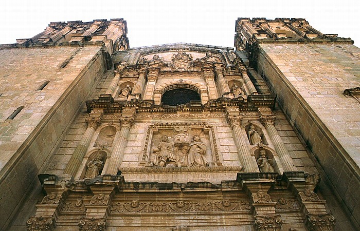 Altstadt Oaxaca und die Ruinen von Monte Albán