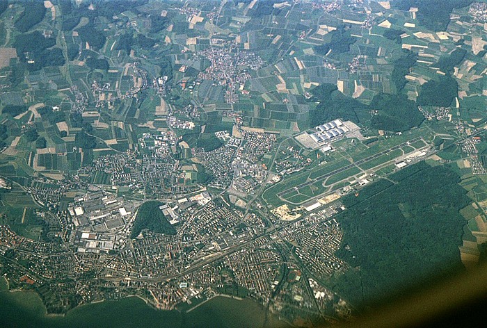 Baden-Württemberg - Bodenseekreis: Friedrichshafen Flughafen Friedrichshafen Luftbild aerial photo