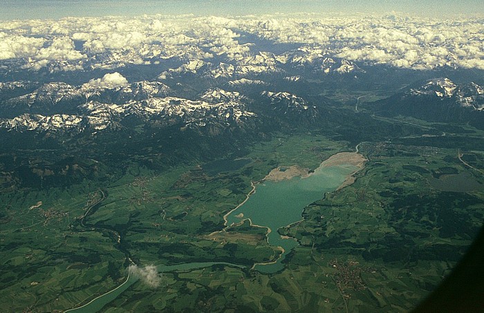 Bayern - Landkreis Ostallgäu: Lech, Forggensee und Ammergauer Alpen Luftbild aerial photo