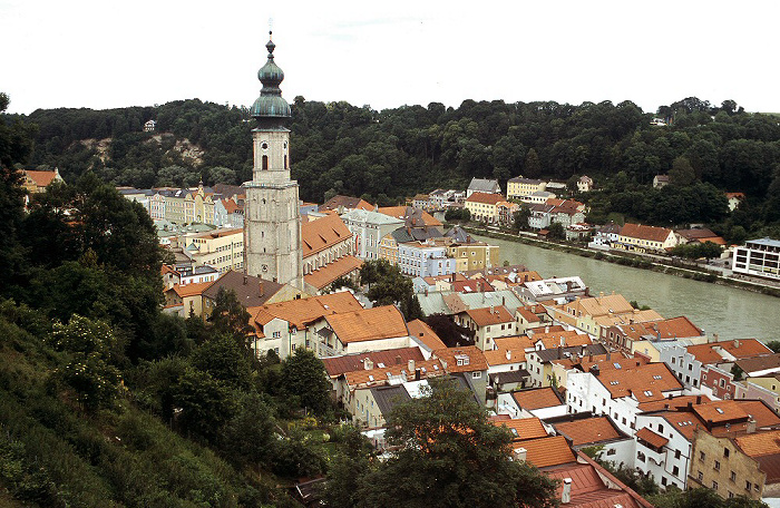 Blick von der Burg: Altstadt, Salzach, Ach (Österreich) Burghausen