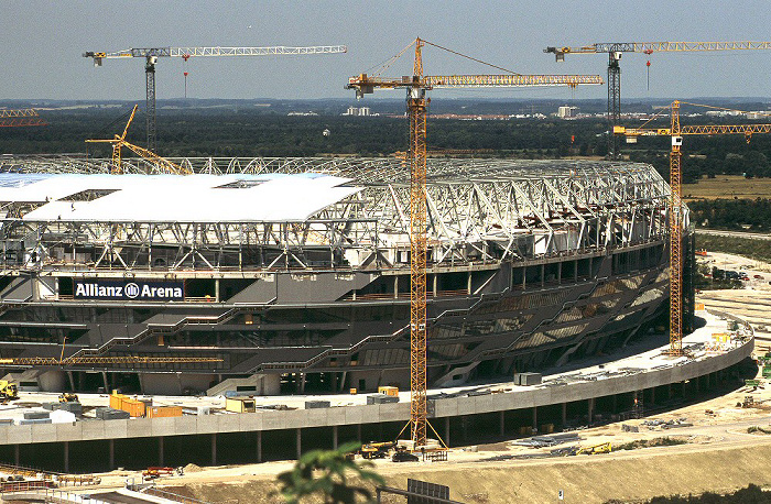 München Blick vom Fröttmaninger Berg: Allianz Arena