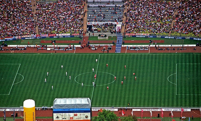München Blick vom Olympiaturm: Olympiastadion FC Bayern München