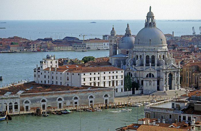 Blick vom Campanile di San Marco: Basilica di Santa Maria della Salute Venedig 2005