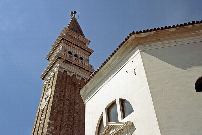 Glockenturm der Georgskirche und Baptisterium Piran