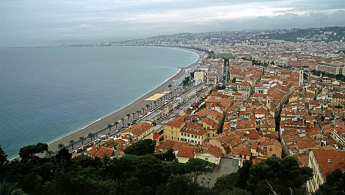 Blick von der Terrasse Frédéric Nietzsche: Mittelmeer und Stadtzentrum Nizza