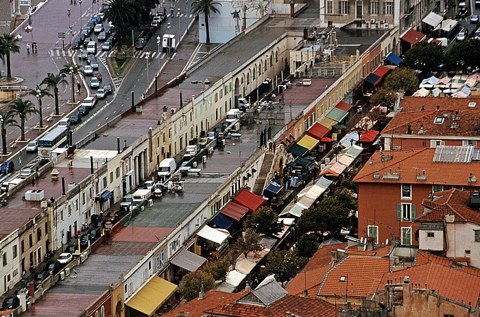 Blick von der Terrasse Frédéric Nietzsche: Antiquitätenmarkt und Blumenmarkt Nizza