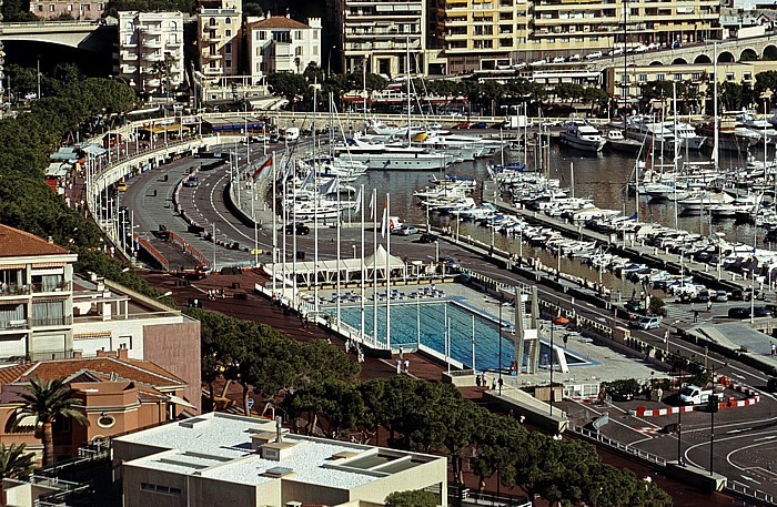 Blick vom Schlosshügel: Quai Albert 1er und Stade Nautique Rainier III Monaco