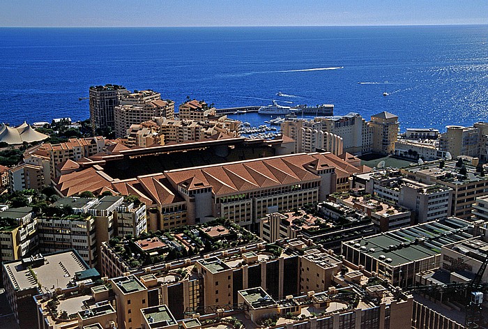 Blick vom Exotischen Garten: Fontvieille mit Stade Louis II und Port de Cap-d'Ail Monaco
