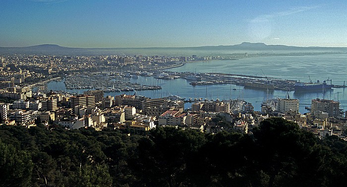 Blick vom Castell de Bellver: Hafen Palma de Mallorca