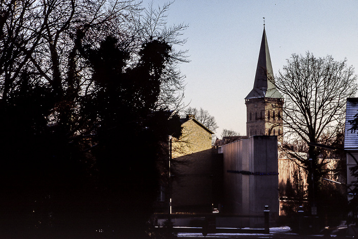 Osnabrück Katharinenkirche, davor Felix-Nussbaum-Haus