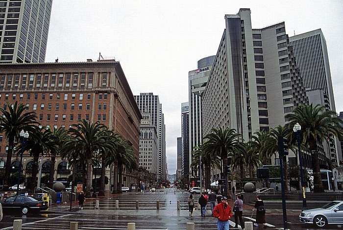 Market Street, links das Southern Pacific Building, rechts das Hyatt Regency San Francisco San Francisco