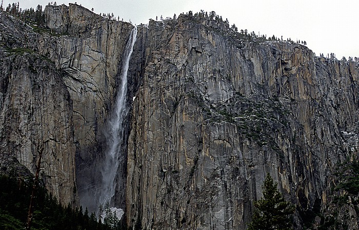 Bridalveil Falls Yosemite Valley