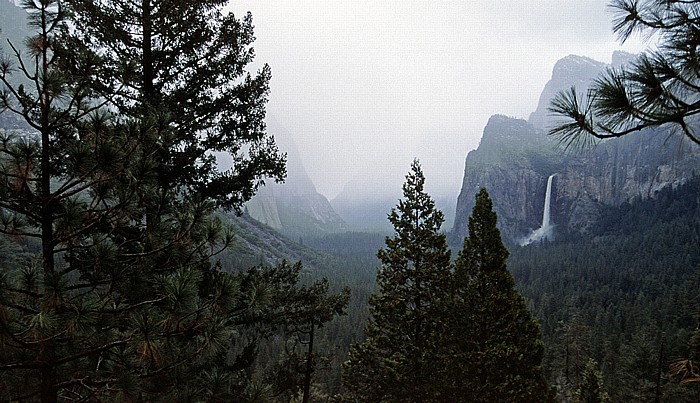 Yosemite Valley Bridalveil Falls