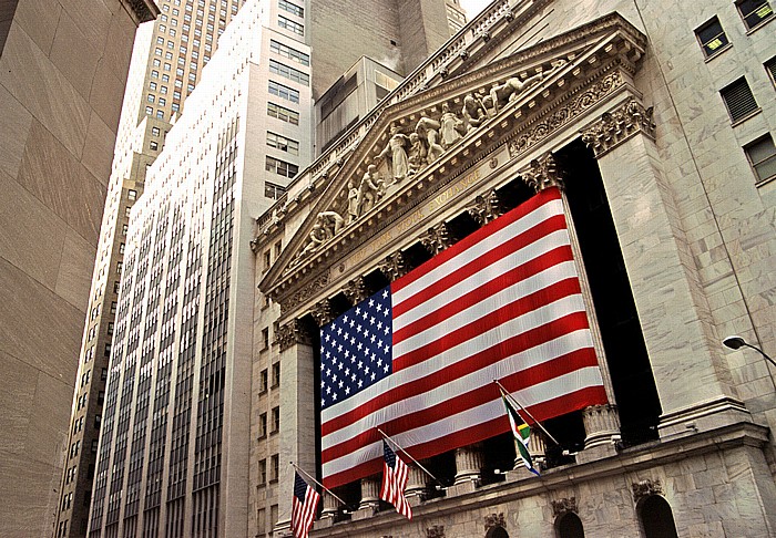 New York City Financial District: New York Stock Exchange, US-amerikanische Flagge