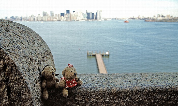 New York City Sockel der Freiheitsstatue: Teddy und Teddine Brooklyn East River Manhattan