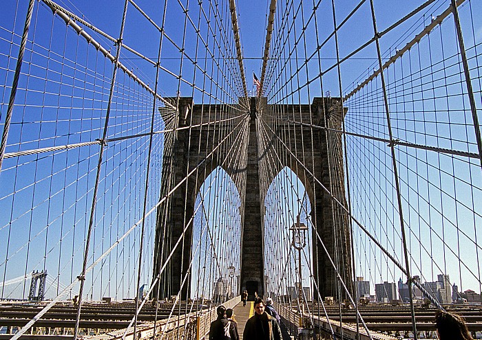 New York City Brooklyn Bridge: Östlicher Pylon Manhattan Bridge