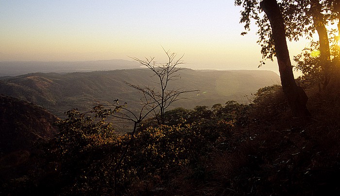 Livingstonia Blick vom Campingplatz Lukwe Eco Camp: Sonnenaufgang