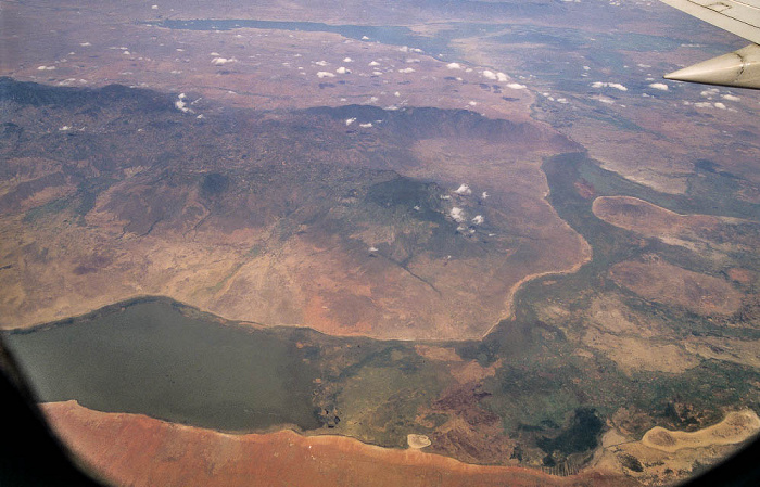 Tansania V.u.: Lake Jipe, North Pare Mountains und Nyumba ya Mungu Reservoir Luftbild aerial photo
