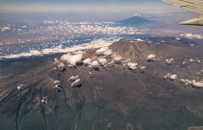 Tansania Kilimandscharo und Mount Meru (oben) Luftbild aerial photo