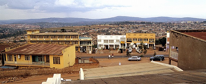 Kigali Restaurant Hôtel Okapi: Blick in Richtung Norden Boulevard de Nyabugogo