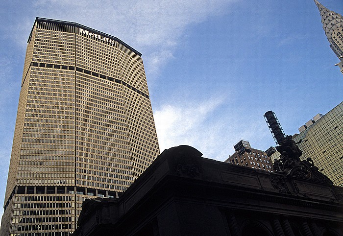 New York City MetLife Building, im Vordergrund das Grand Central Terminal Chrysler Building