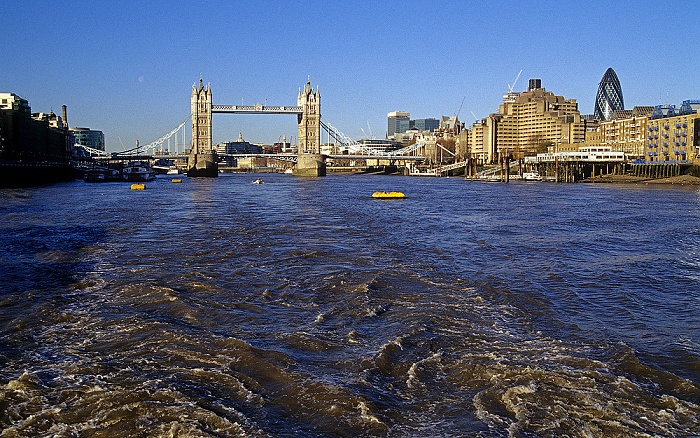 Tower Bridge, Themse London 2006
