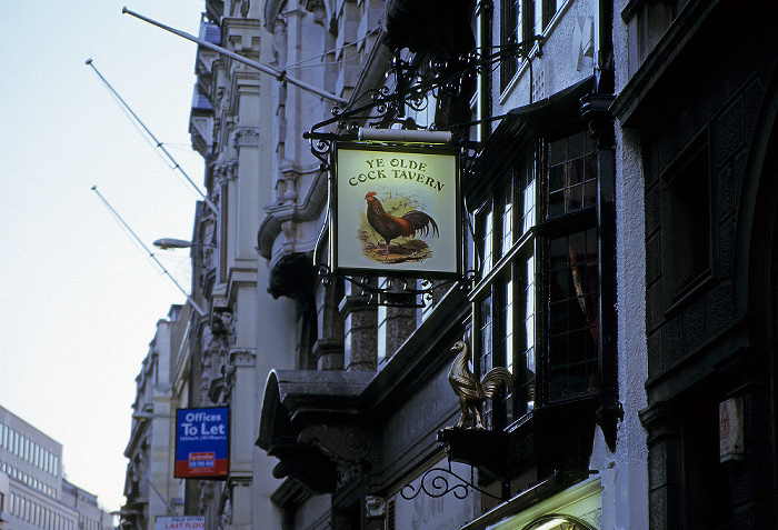 City of London: Fleet Street - Ye Olde Cock Tavern London